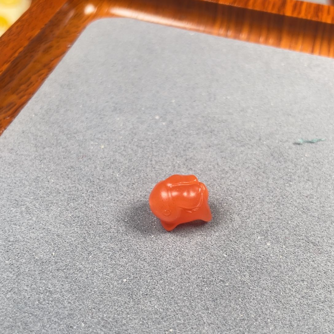 南红玛瑙兔子未镶嵌