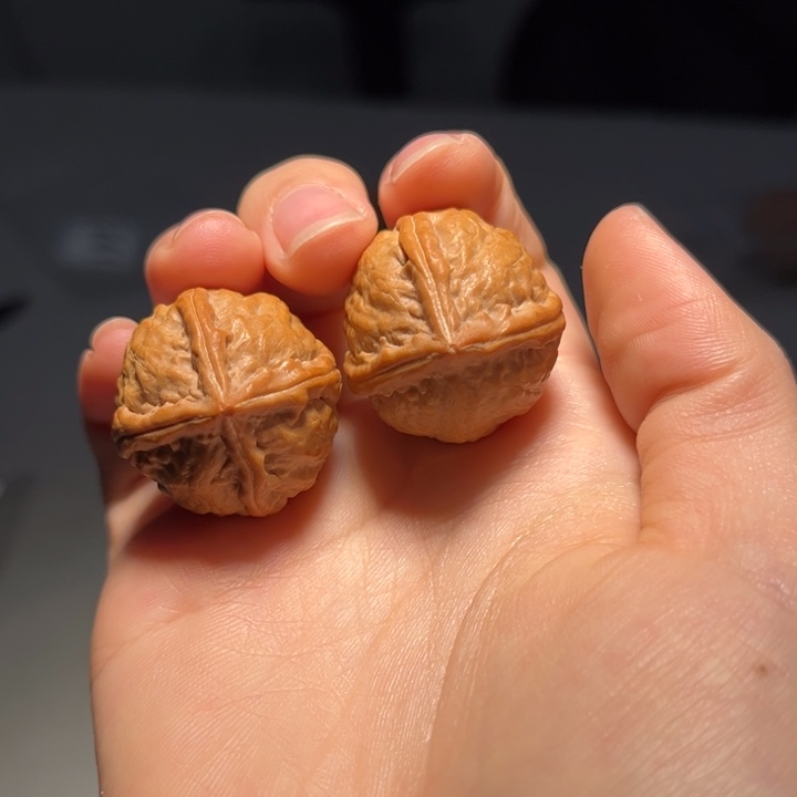 文玩核桃把件异形258