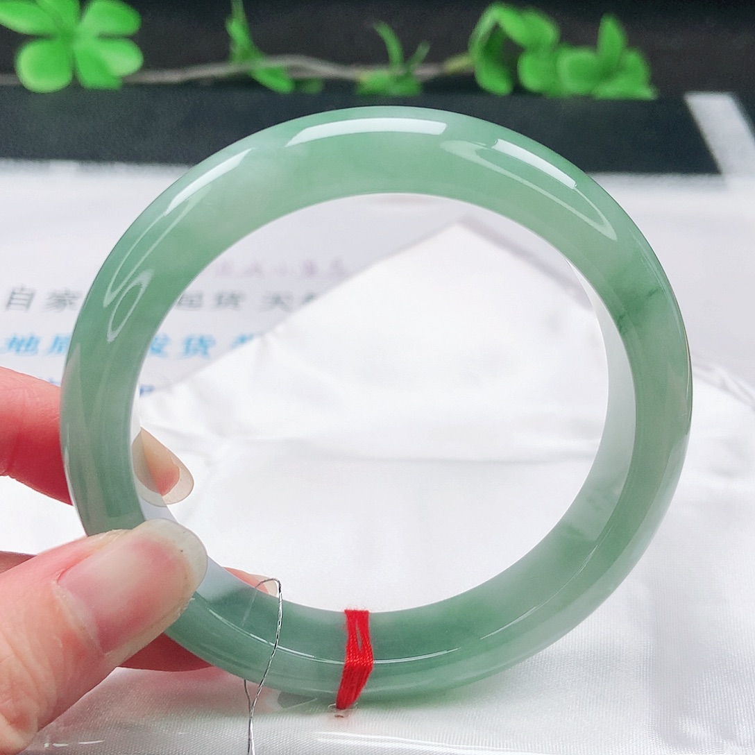 翡翠手镯未镶嵌62圈