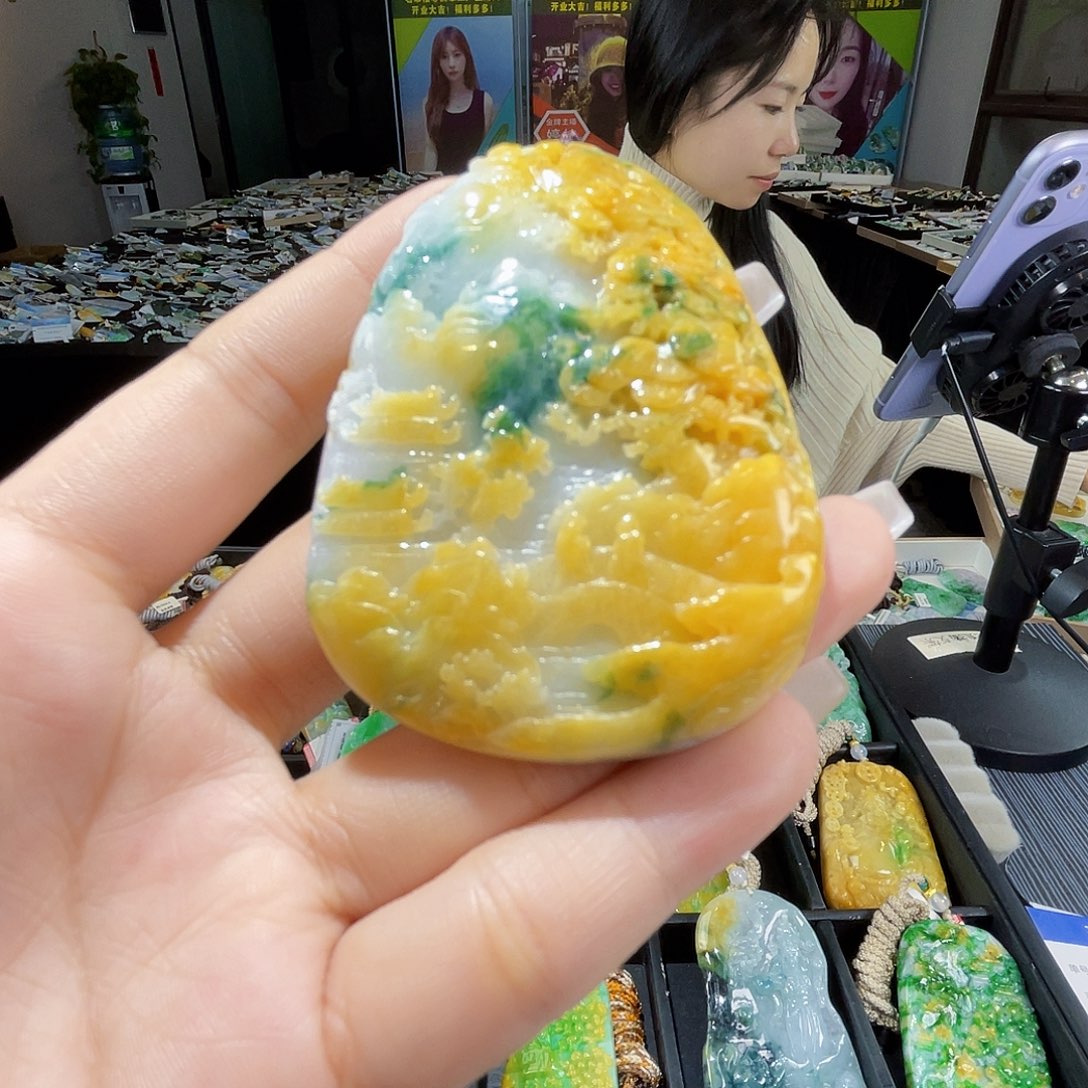颈饰未镶嵌翡翠一