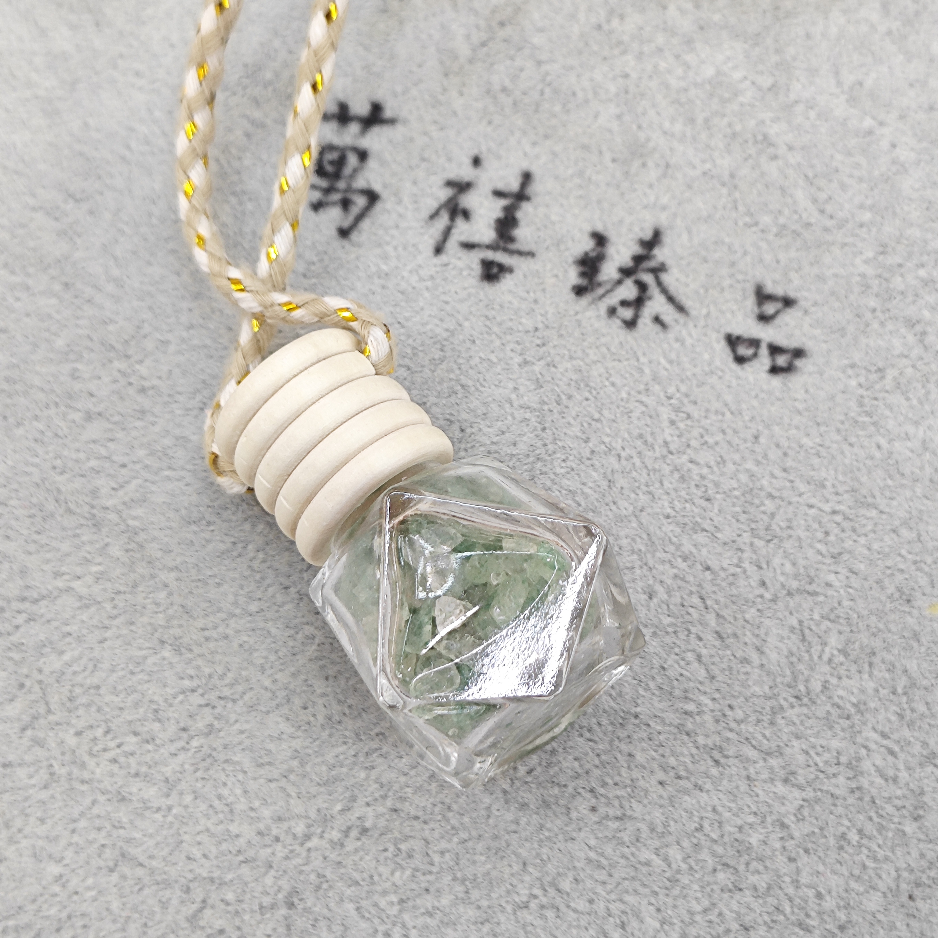 绿水晶许愿瓶车挂M020 jw