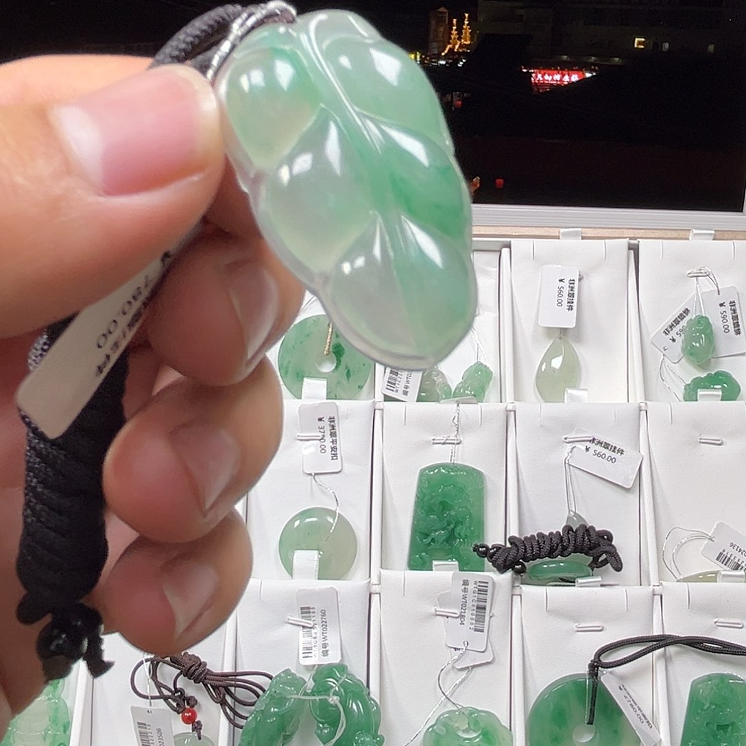 石英质玉颈饰未镶嵌