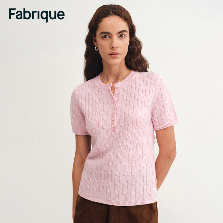 Fabrique 【2色】芭蕾粉绵羊毛山羊绒弹力亲肤绞花亨利领短袖针织衫