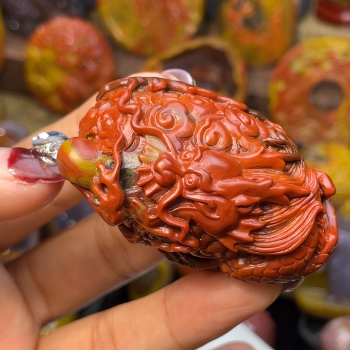 玛瑙/玉髓未镶嵌珠宝奇石鸽血红龙戏珠3600米