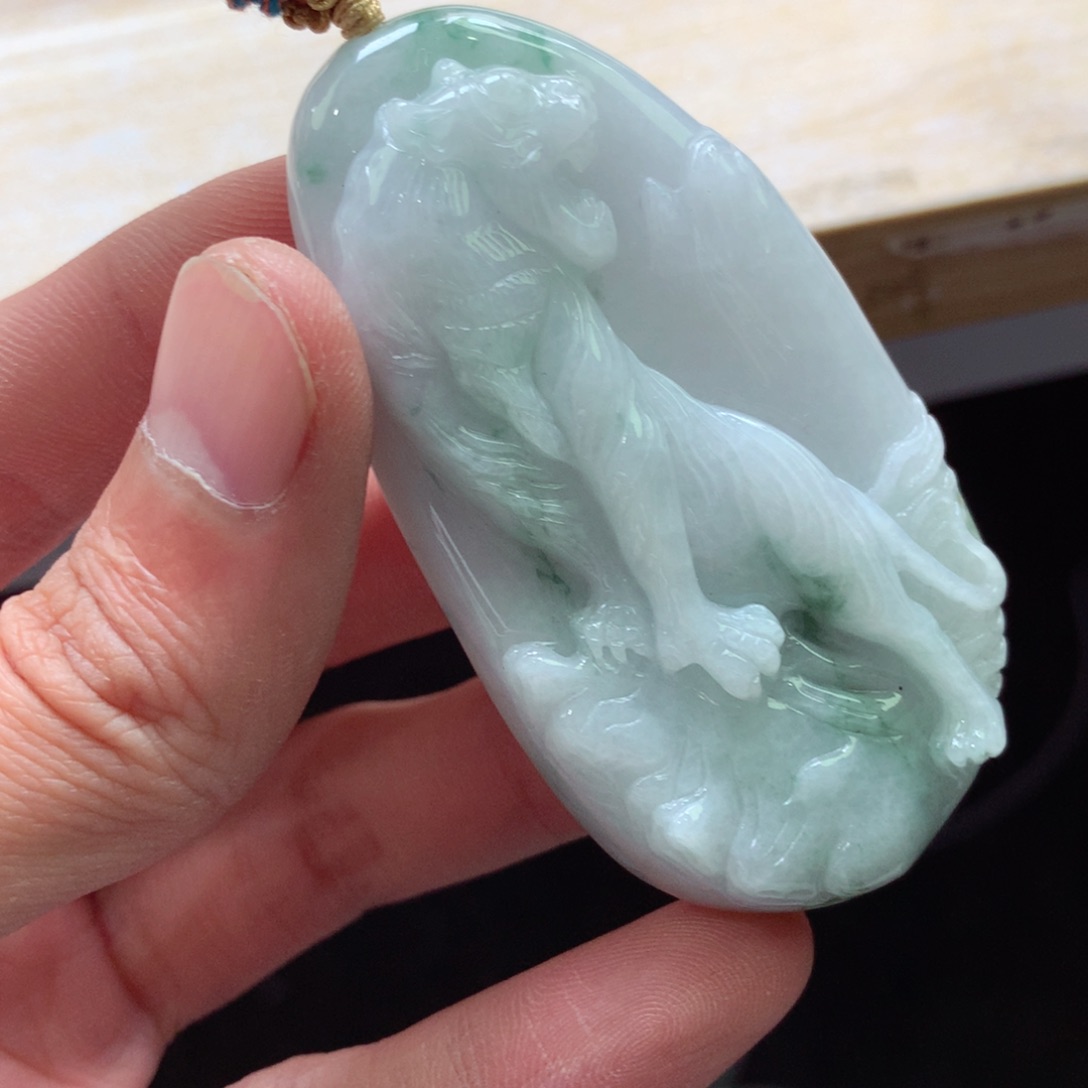 翡翠颈饰未镶嵌吊坠