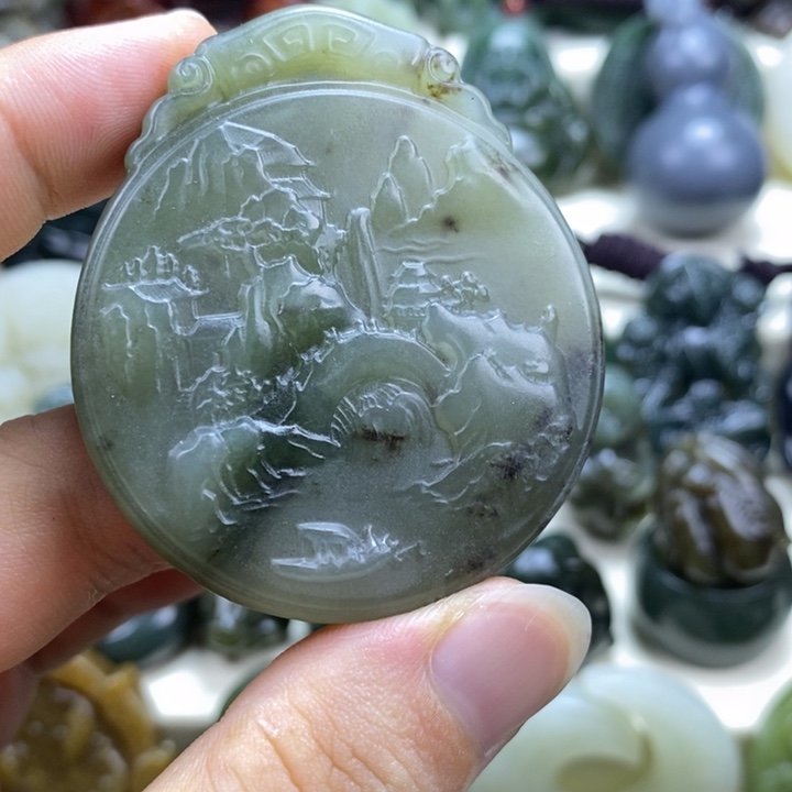 和田玉未镶嵌颈饰