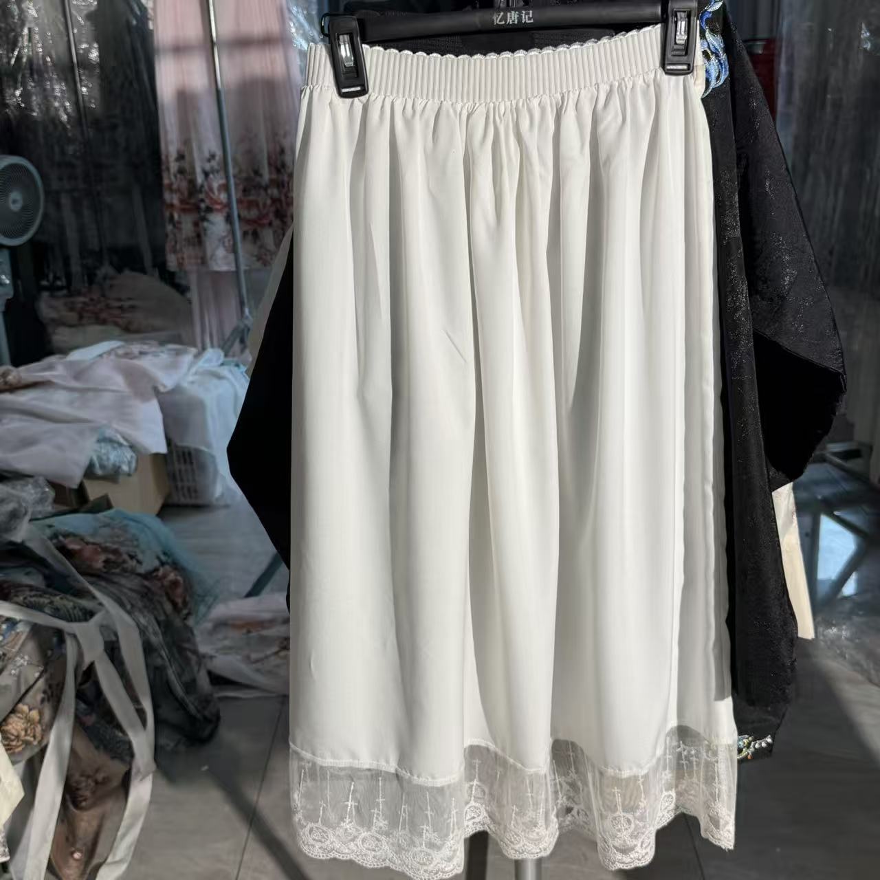 忆唐依人新款升级版蕾丝边马面裙防走光衬裙内搭半身裙