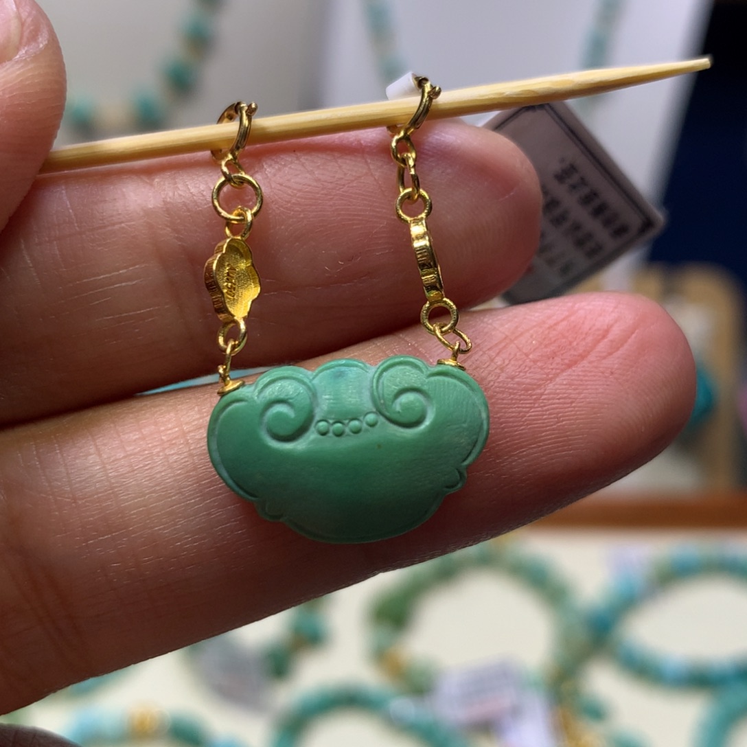 绿松石18K金镶嵌福锁半挂链