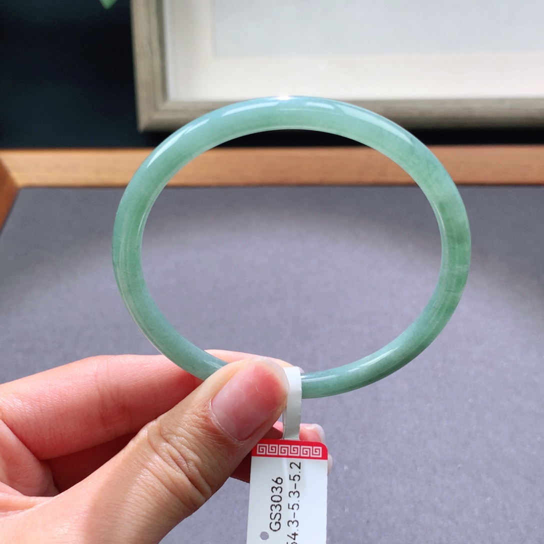 翡翠手镯未镶嵌天然翡翠手镯叮当镯