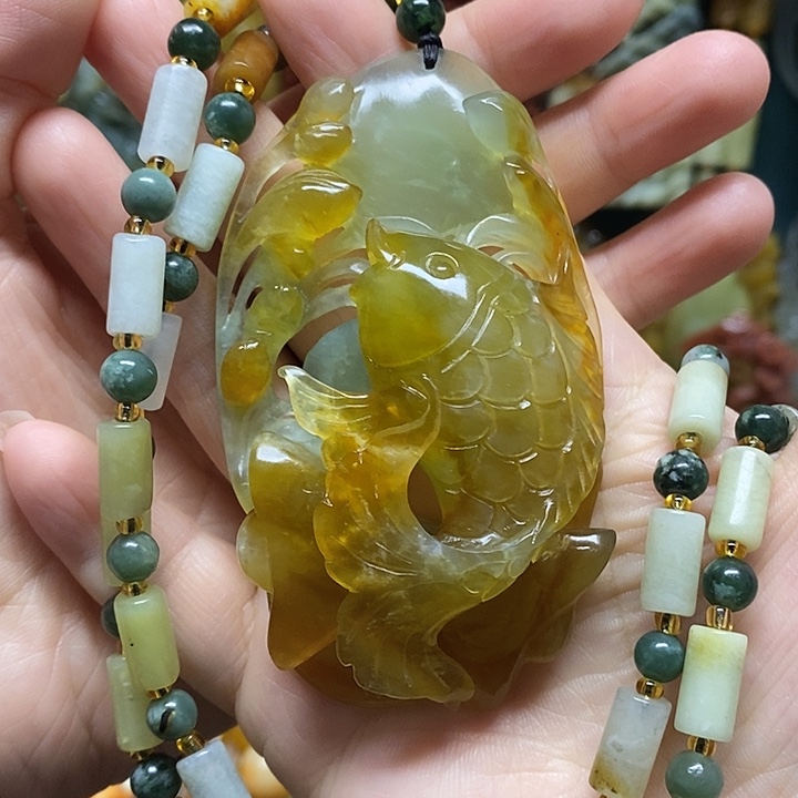 岫玉未镶嵌吊坠(赠链)