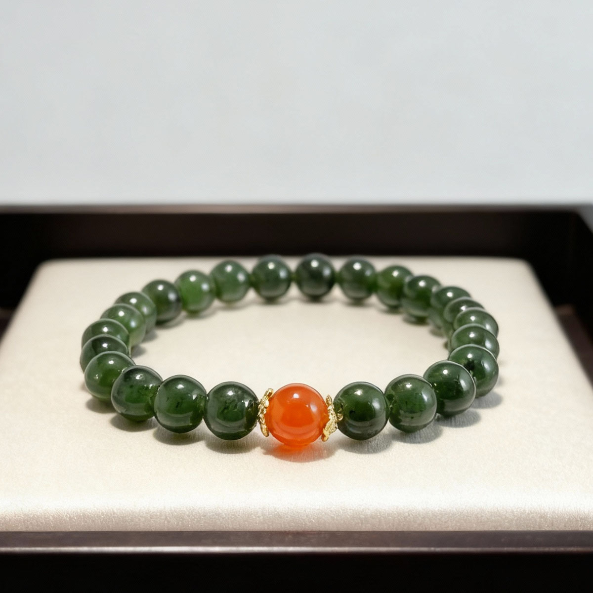 8MM菠菜绿鸿运当头天然和田玉碧玉多样性发【23-南】