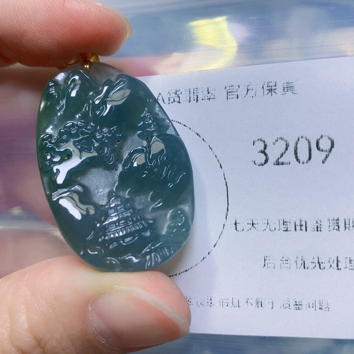 翡翠颈饰未镶嵌翡翠 