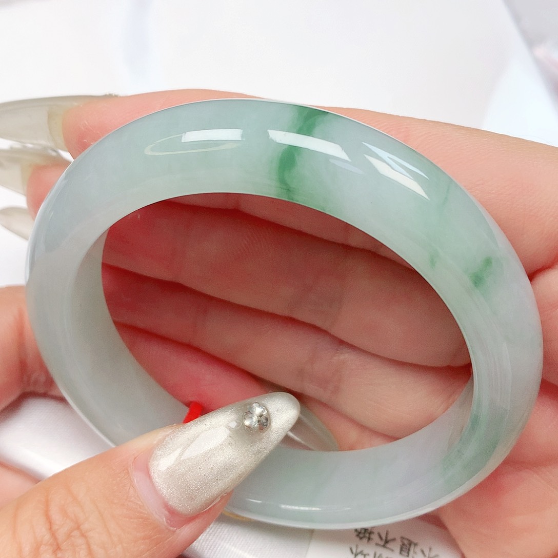 翡翠手镯未镶嵌抖音686