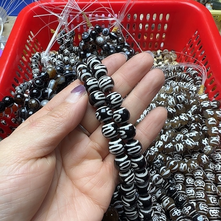 一***着玛瑙/玉髓未镶嵌珠宝半成品26