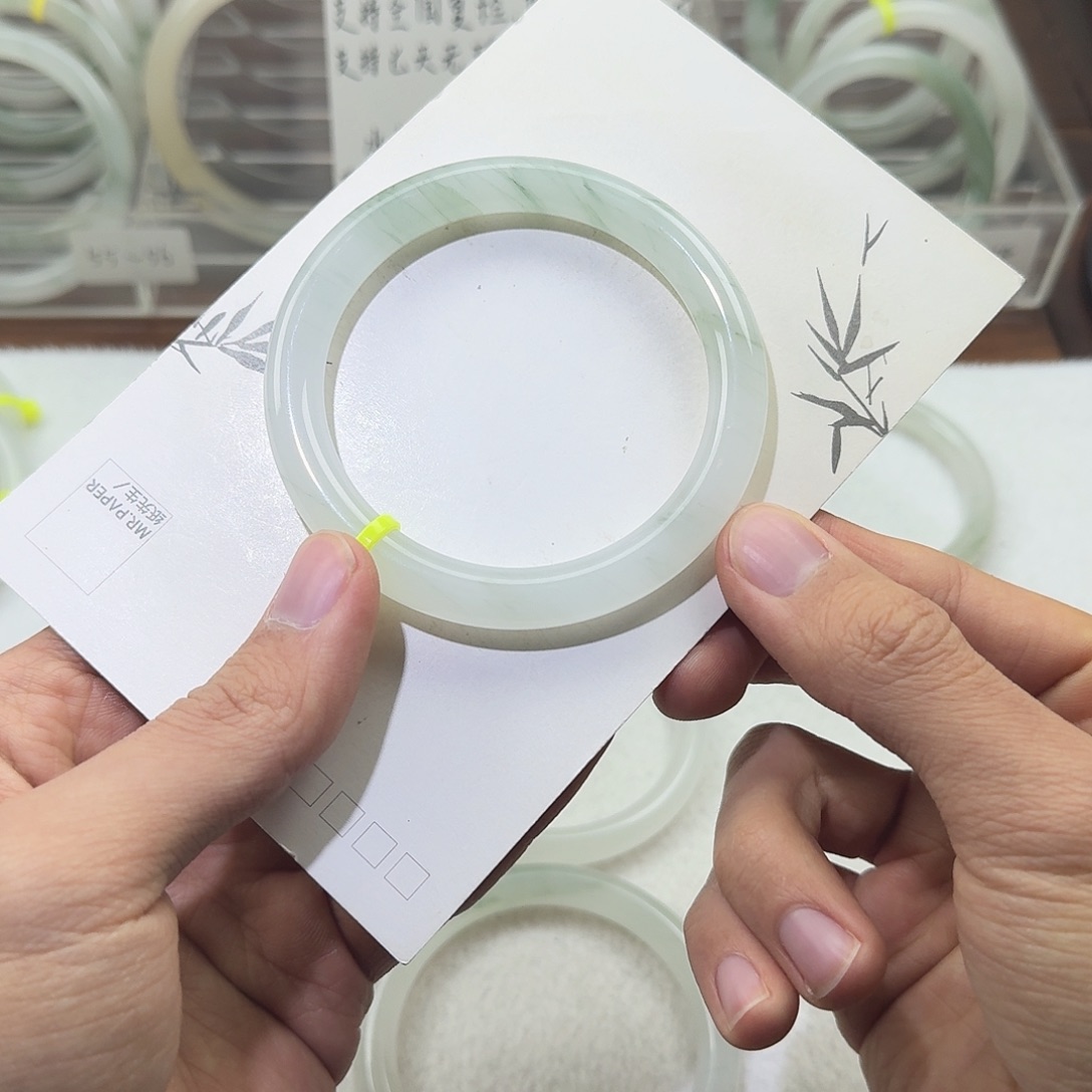 福***满石英质玉（天山翠）未镶嵌手镯