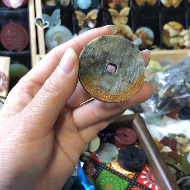 岫玉未镶嵌岫玉挂件