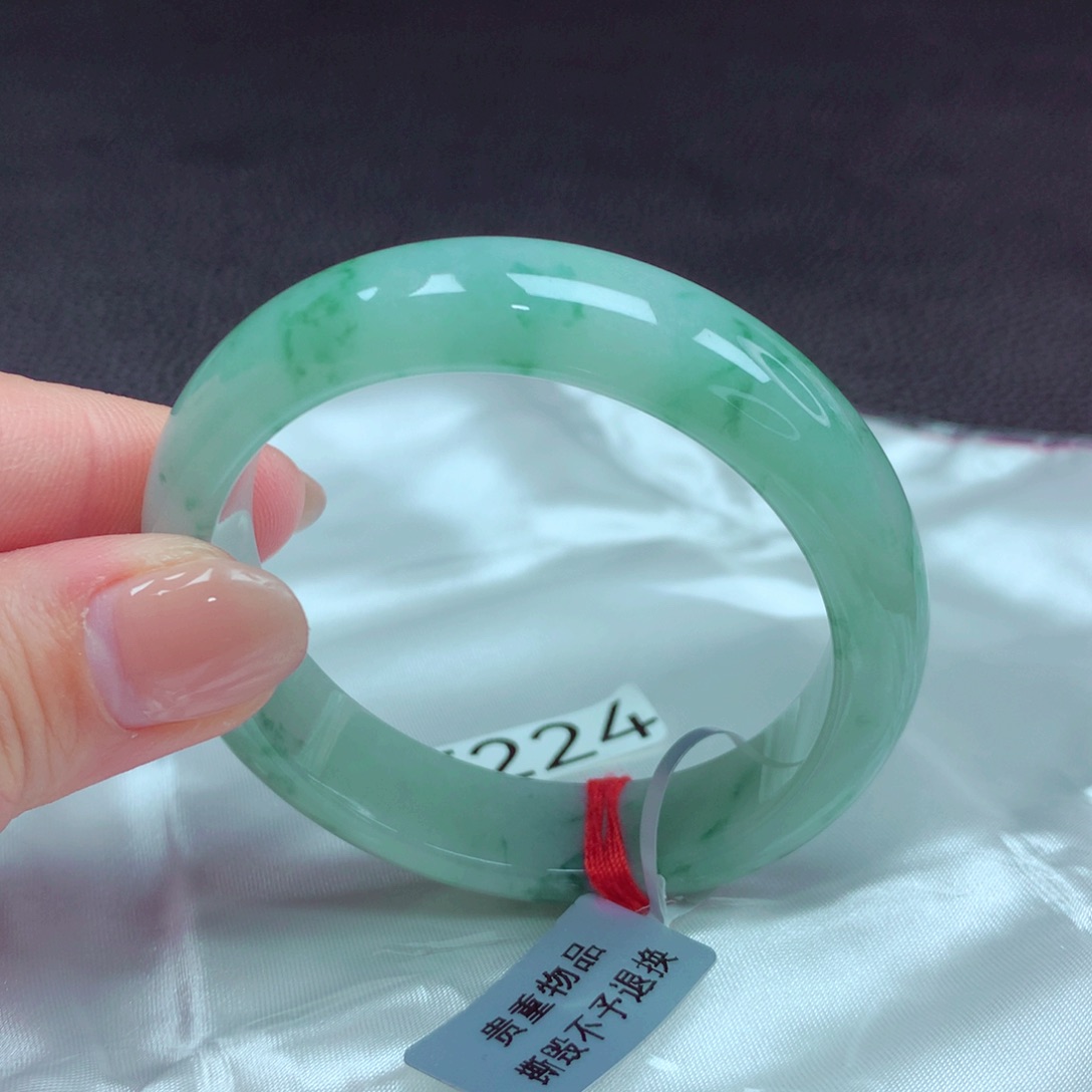 翡翠手镯未镶嵌手镯88