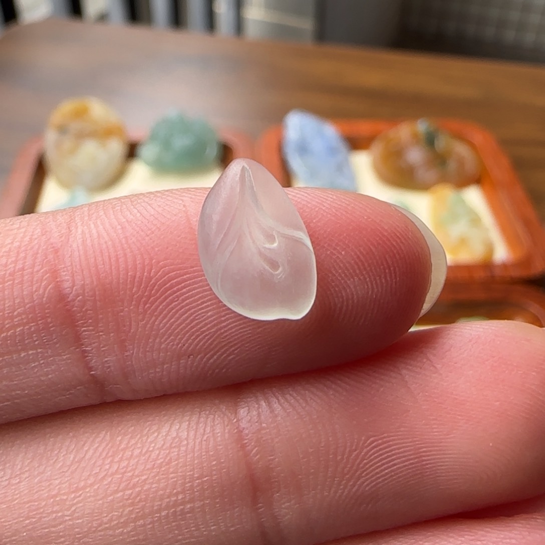 定制翡翠未镶嵌玉兰花