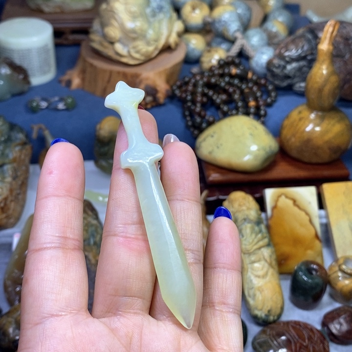 蛇纹石玉挂件未镶嵌