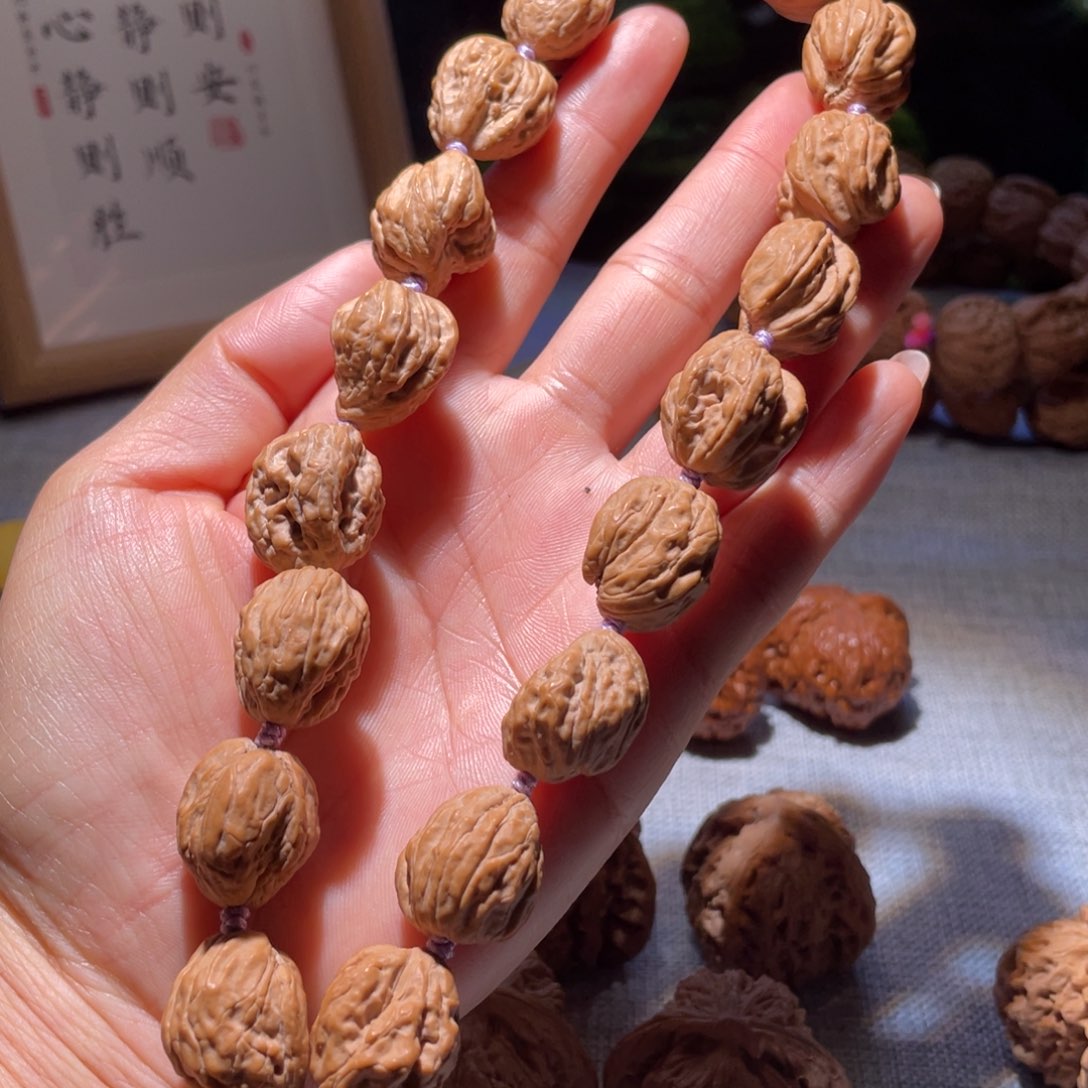 桃核把件1.8白狮子异形