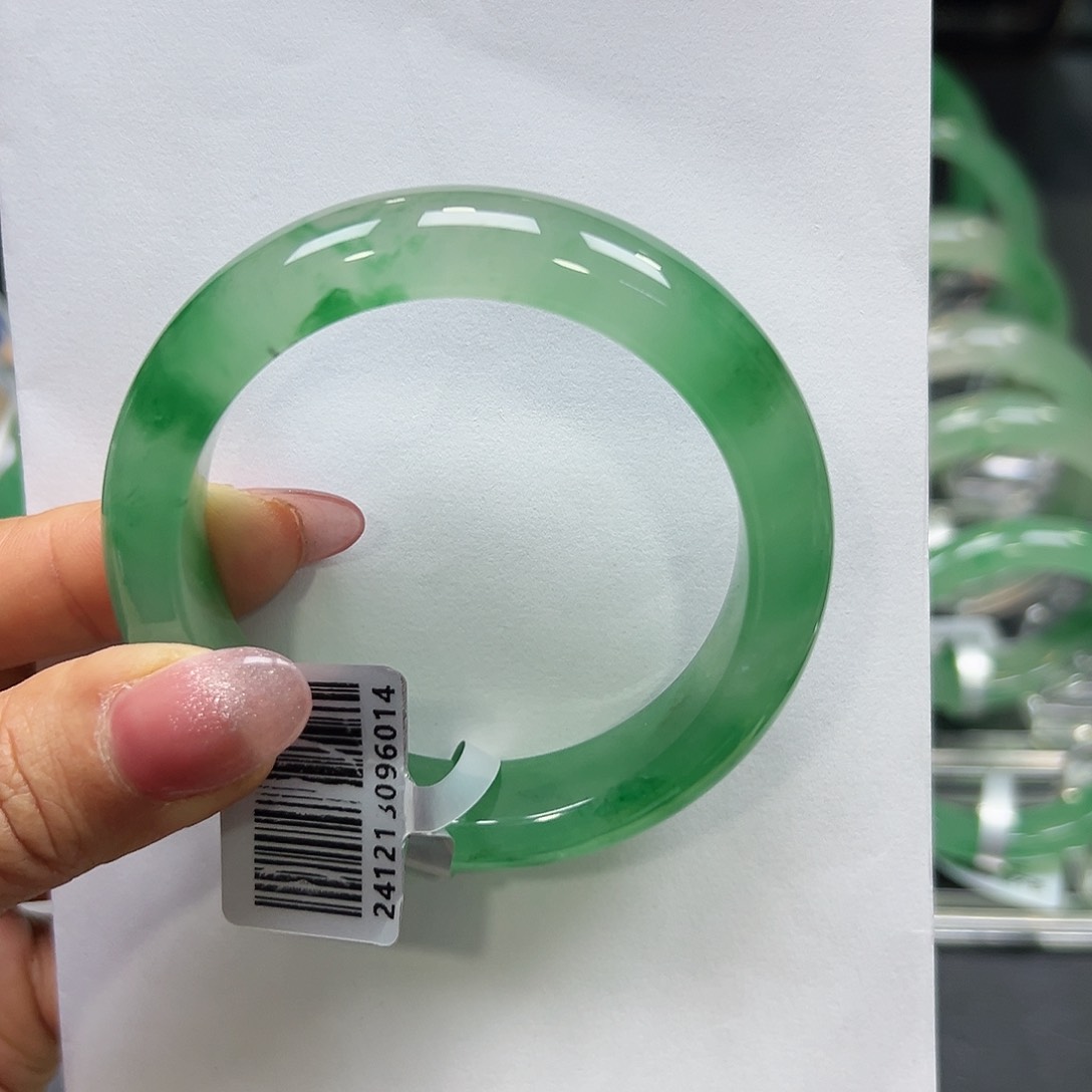 石英质玉手镯未镶嵌似**年