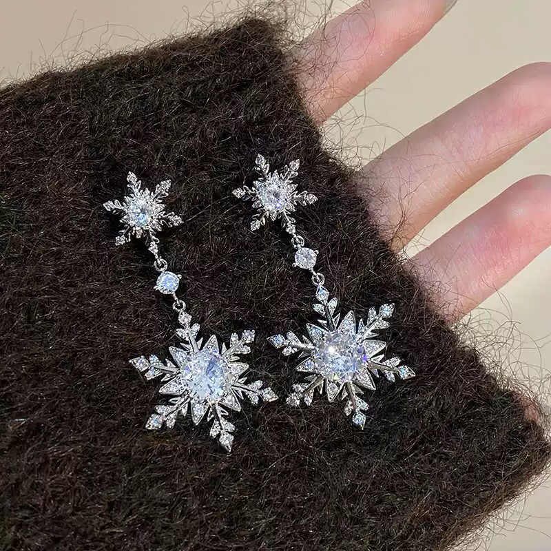 铜合金耳饰 AL5912冬日初雪 氛围感爆闪精致雪花耳环圣诞耳钉耳饰