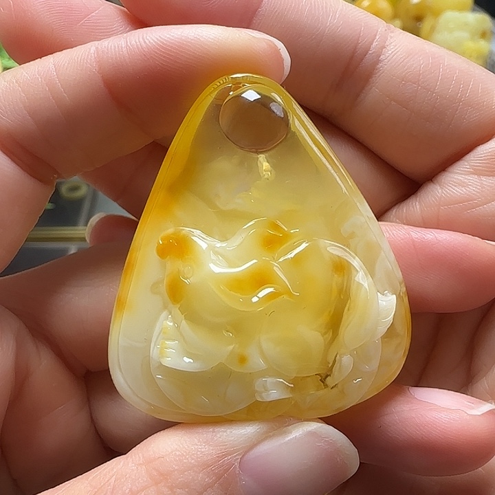 蜜蜡珠宝奇石未镶嵌