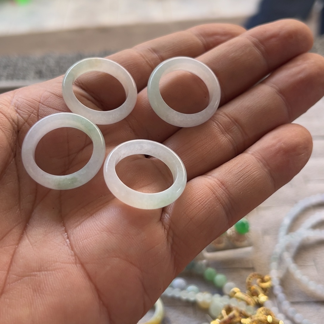 定制翡翠未镶嵌翡翠戒圈