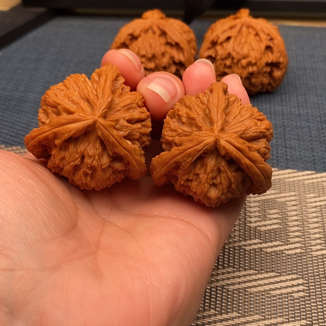 没***信吊坠文玩核桃三棱