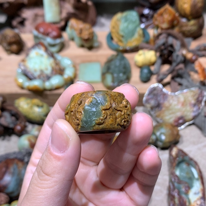 未镶嵌岫岩河磨玉（透闪石质玉）挂件暮**洋