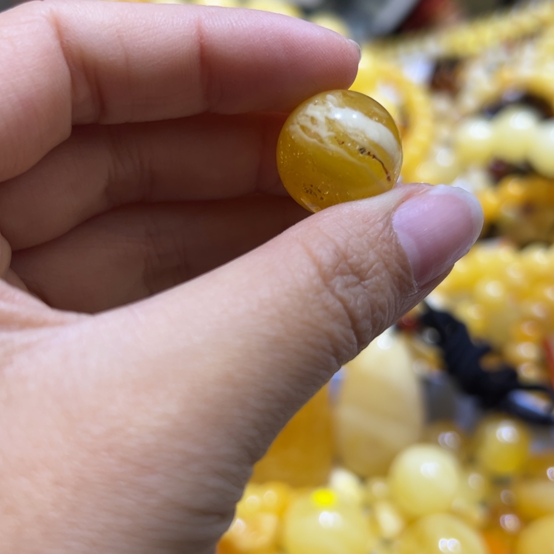 琥珀珠宝奇石未镶嵌