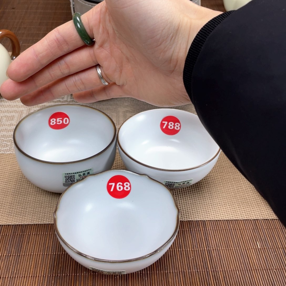 瓷片。。。。。。。。。。。。。。。