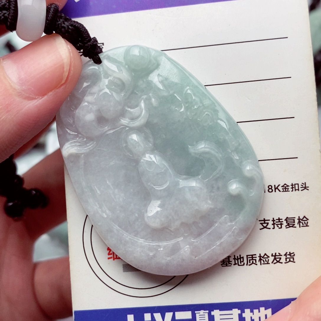 翡翠挂件未镶嵌翡翠