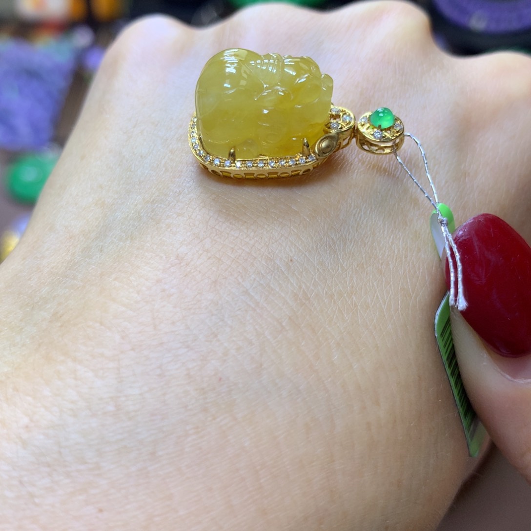 【闪购商品】翡翠颈饰18K金镶嵌翡翠