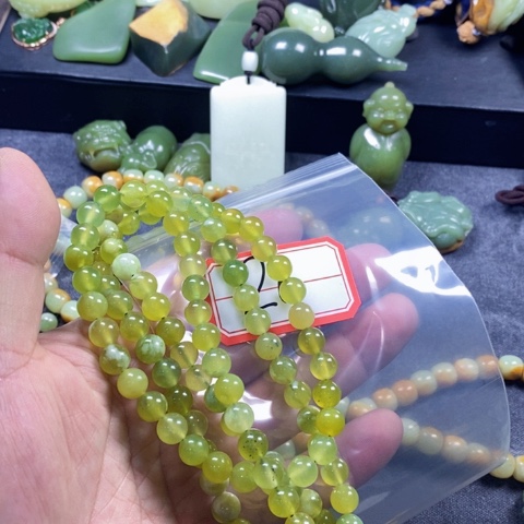 未镶嵌蛇纹石玉颈饰才*