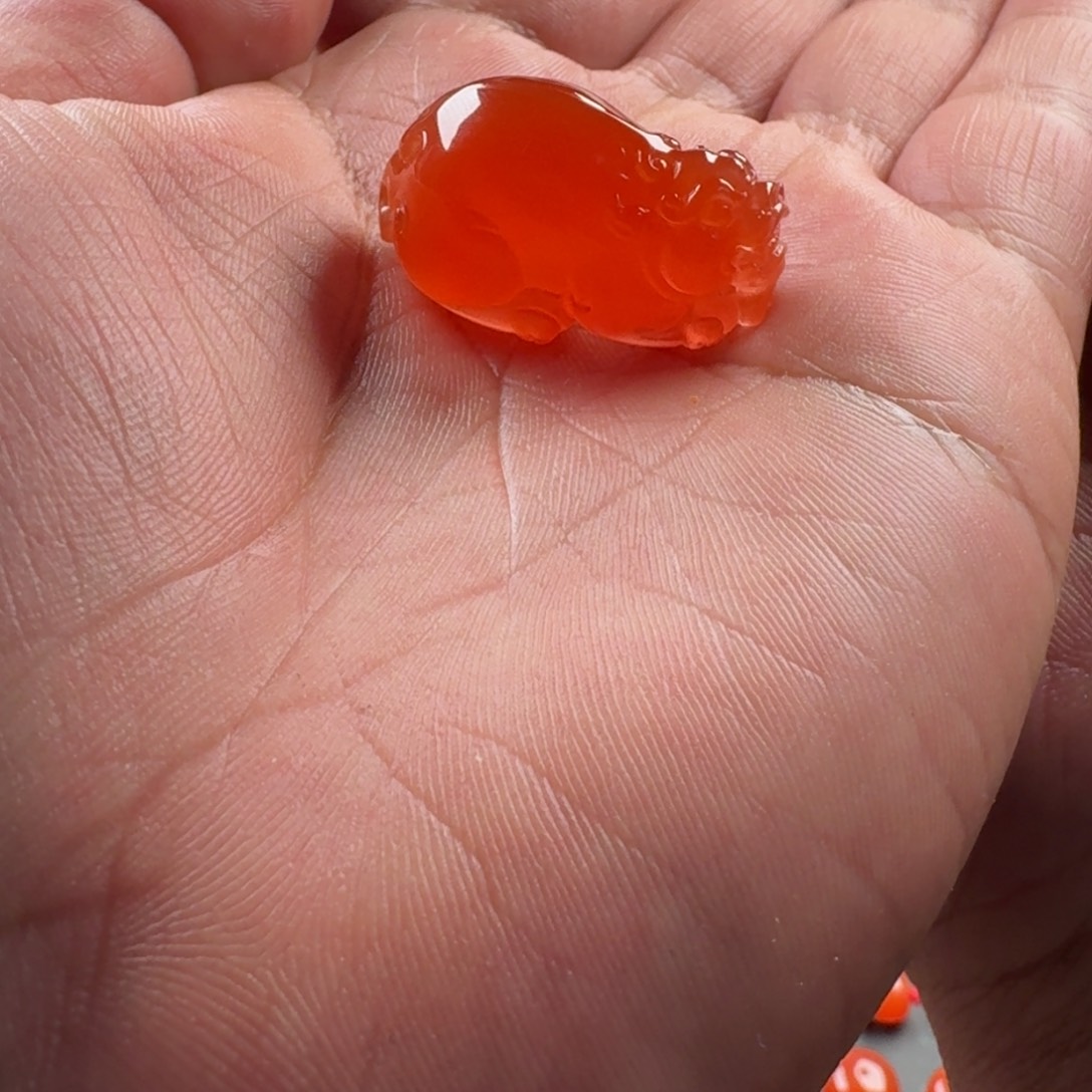 南红玛瑙未镶嵌冰红貔貅
