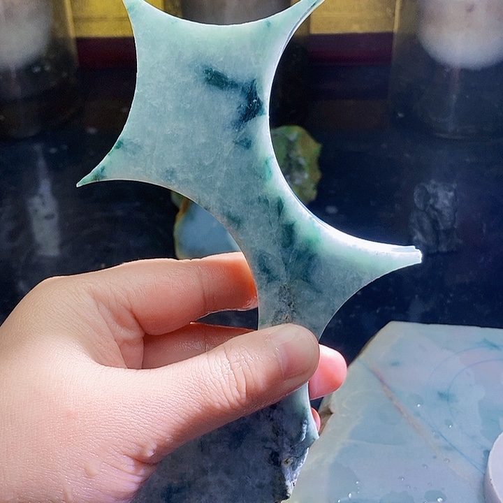 翡翠未镶嵌颈饰毛料17