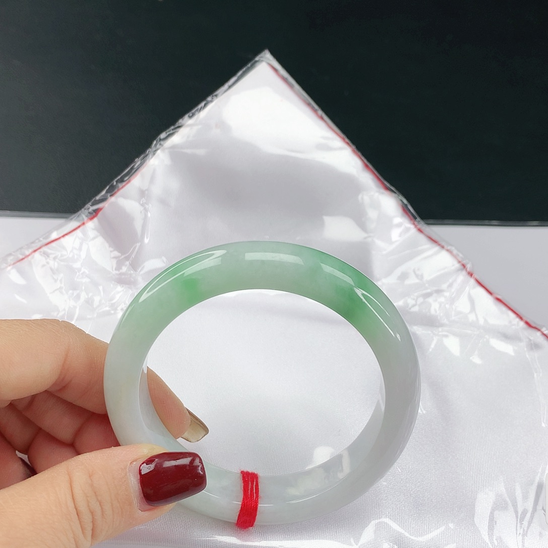 翡翠手镯未镶嵌翡翠401