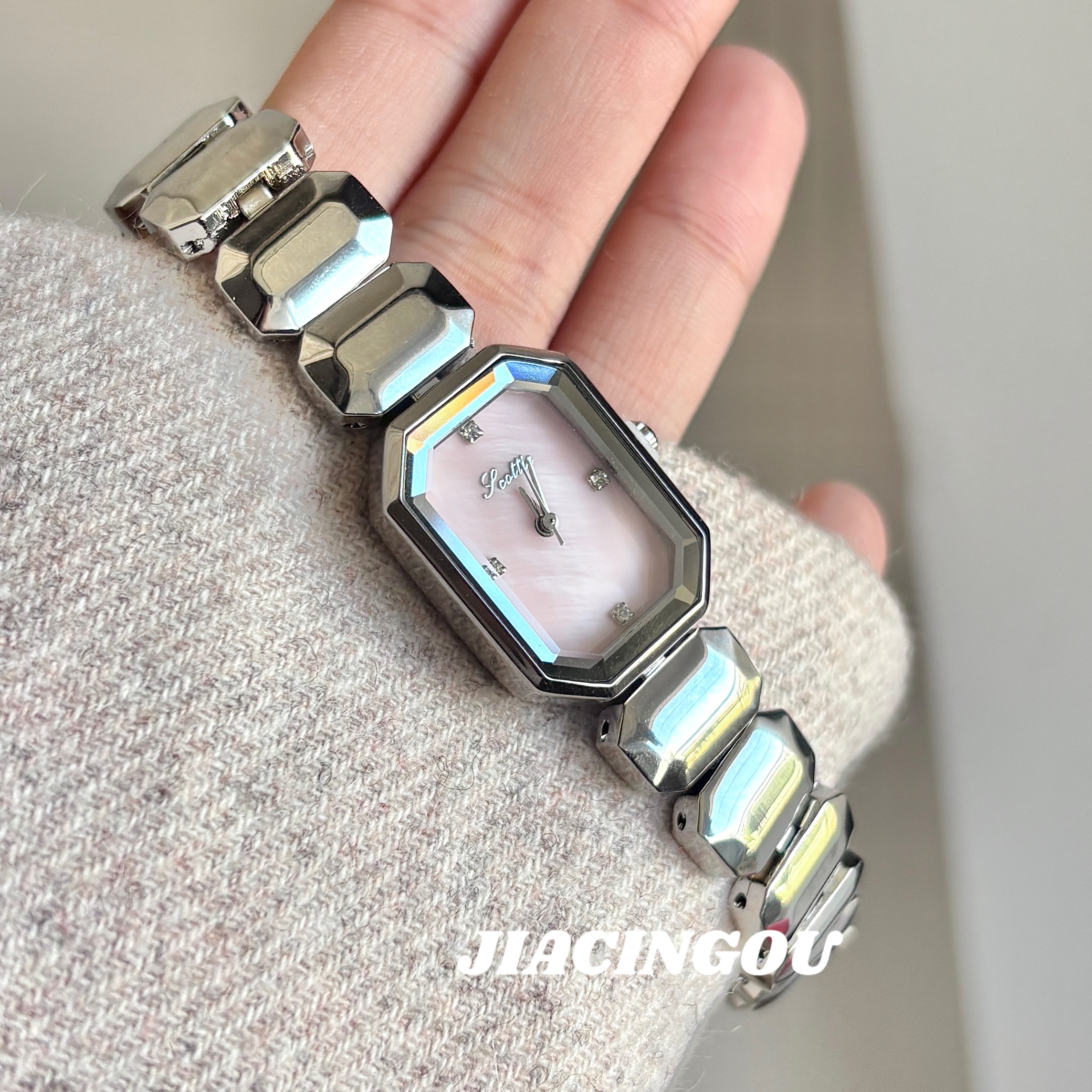 夹心狗  《银粉方糖》清冷百搭气质小众高级感温柔女士石英手表022