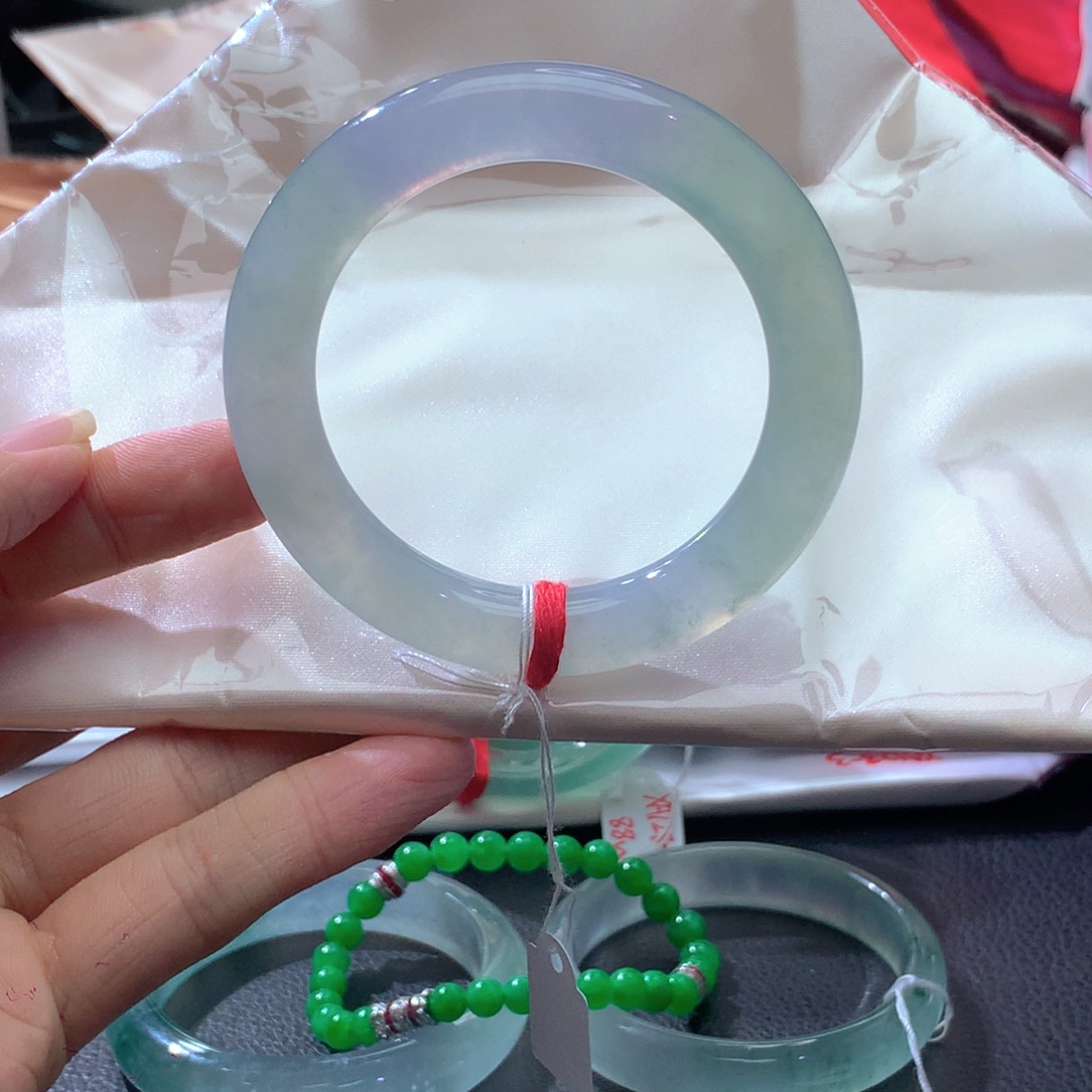 翡翠未镶嵌手镯圆条