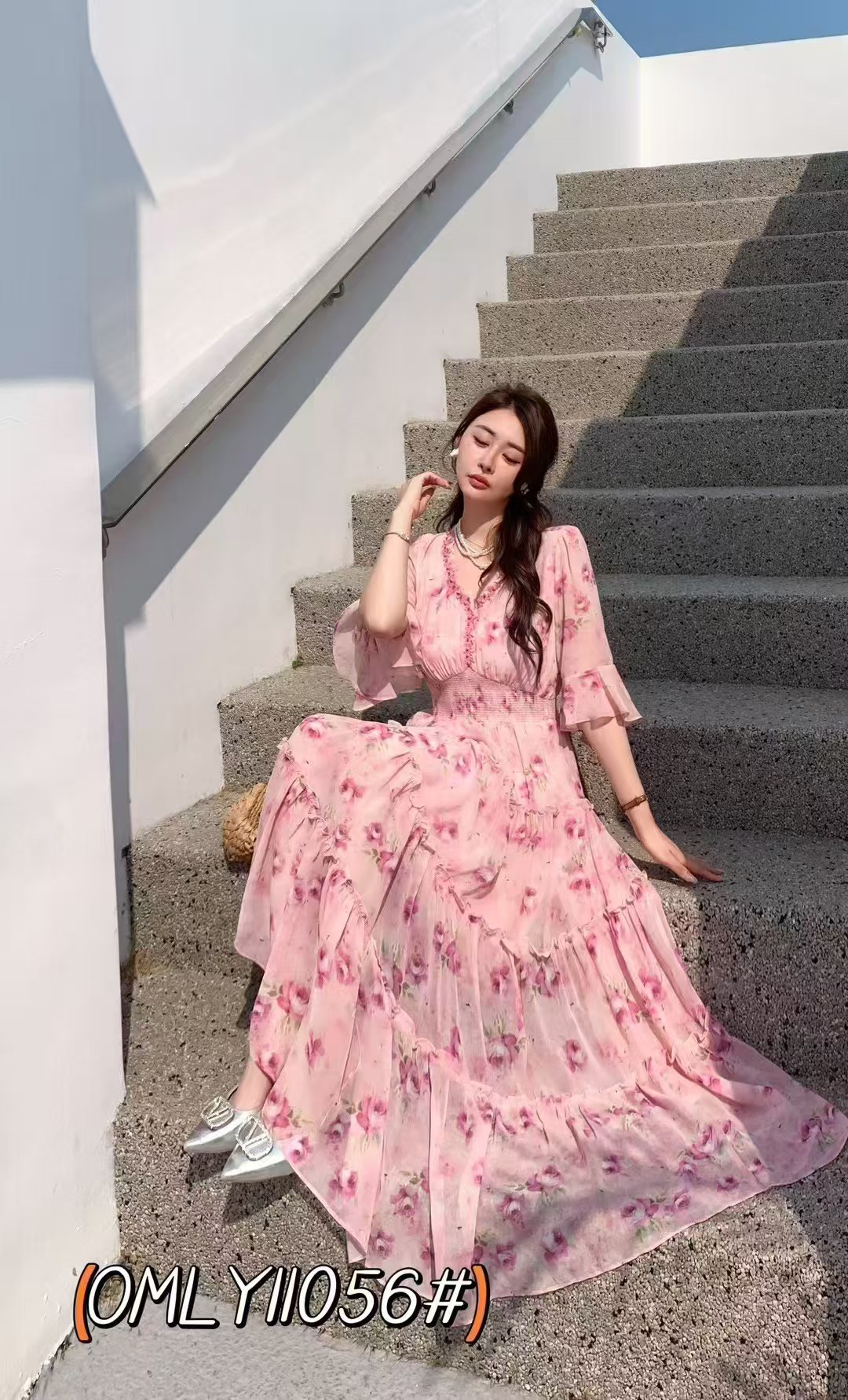 欧货时尚轻奢女人味连衣裙