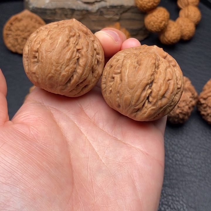 桃核把件全品40霸王龙