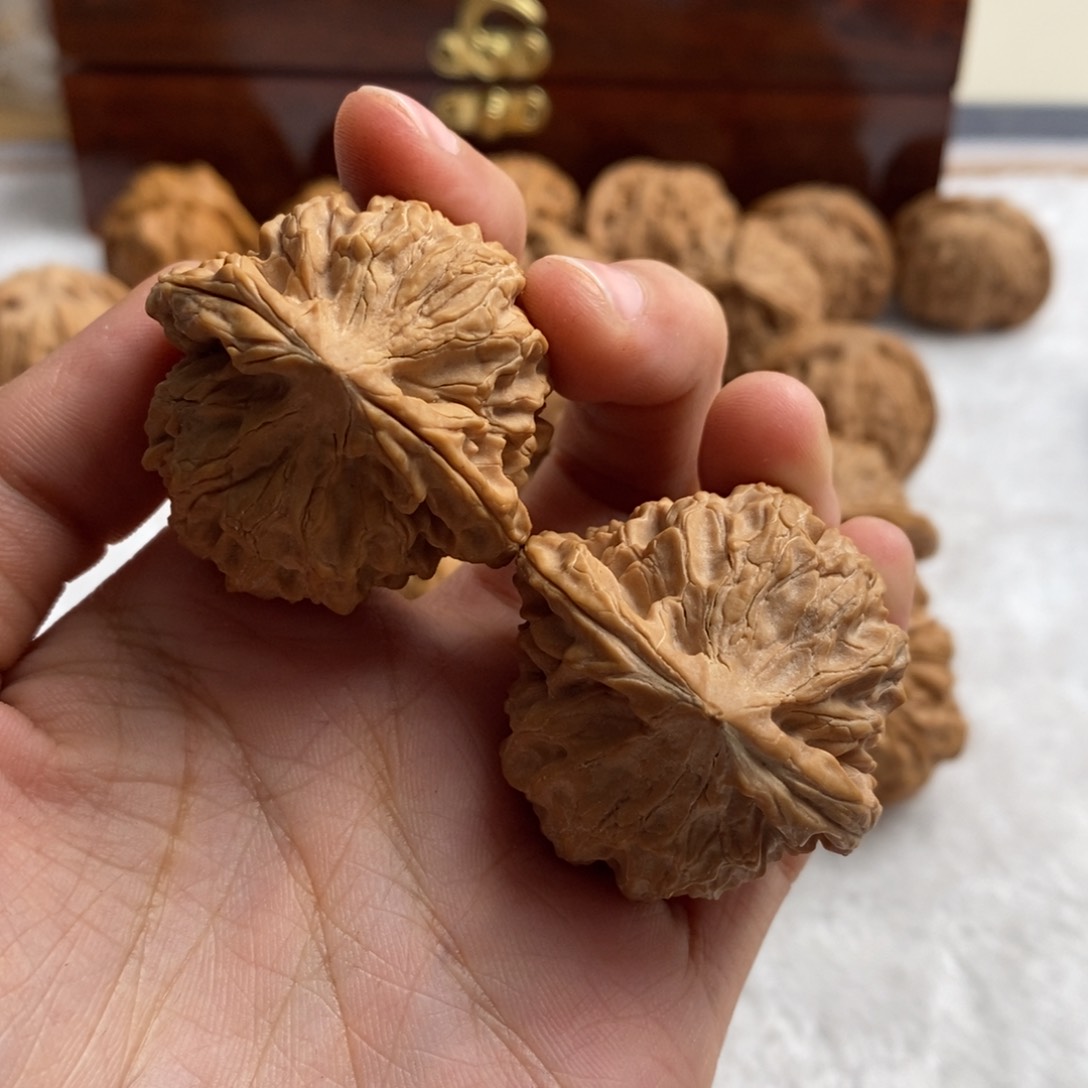 文玩核桃吊坠牛****间龙门