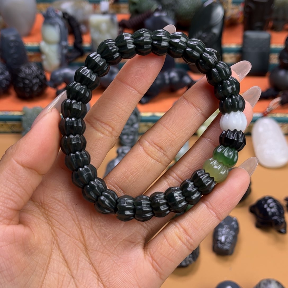 未镶嵌和田玉挂件极*