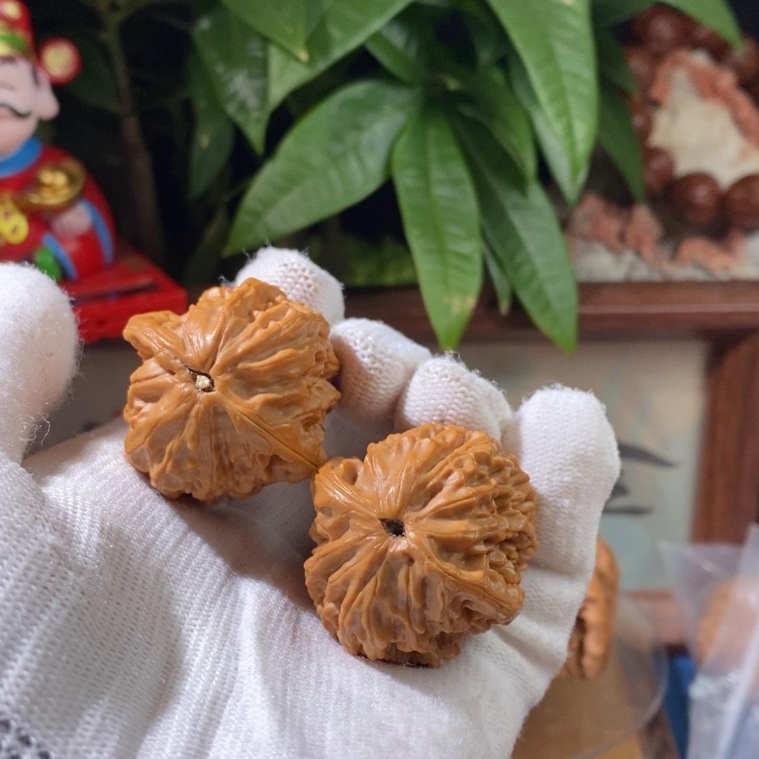 文玩核桃吊坠鸭蛋