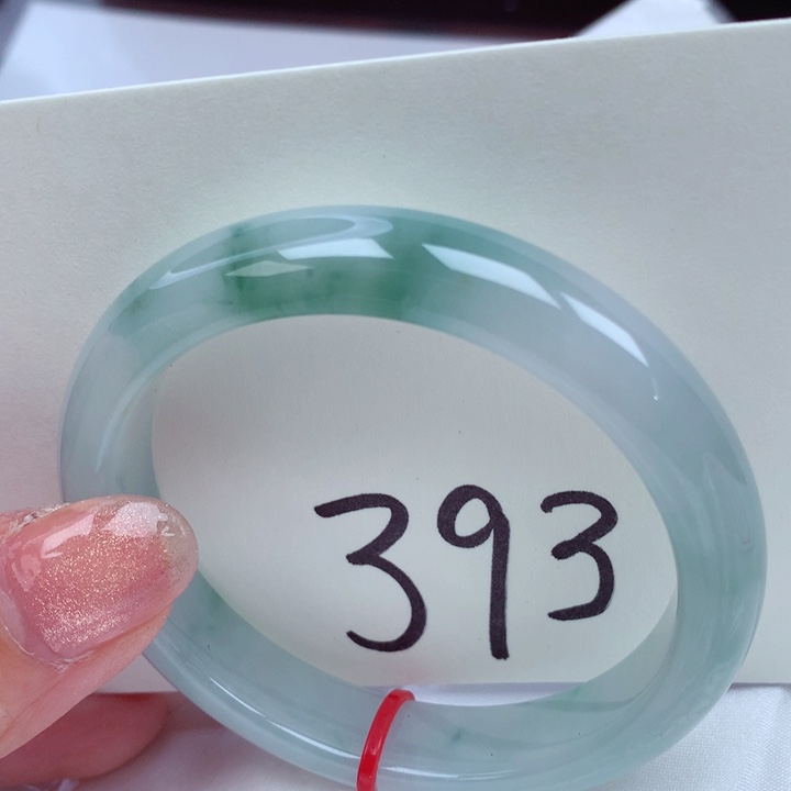 翡翠手镯未镶嵌翡翠