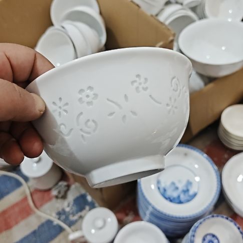 瓷玲珑白色6寸面碗一个微瑕疵