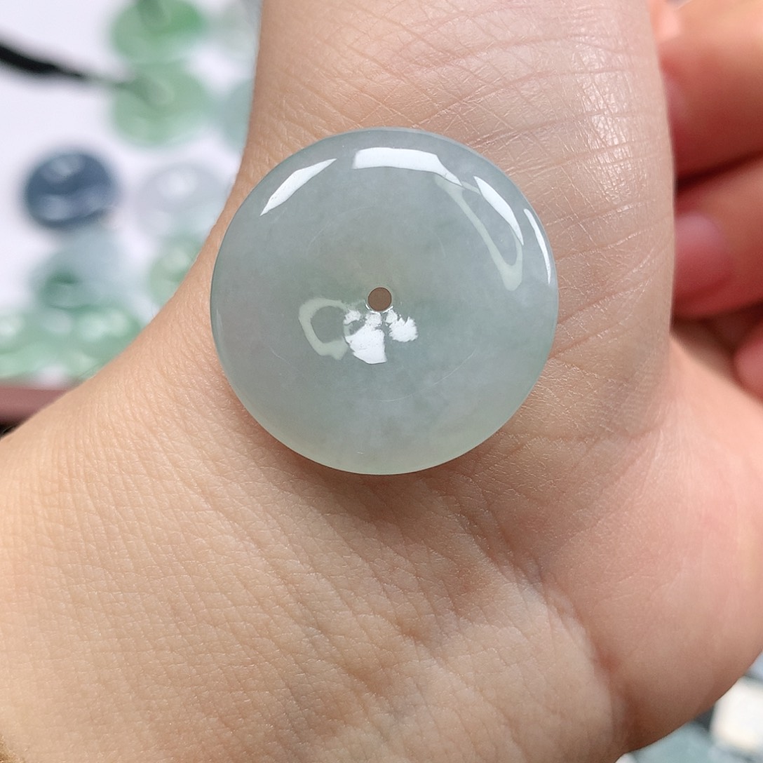 翡翠颈饰未镶嵌平安