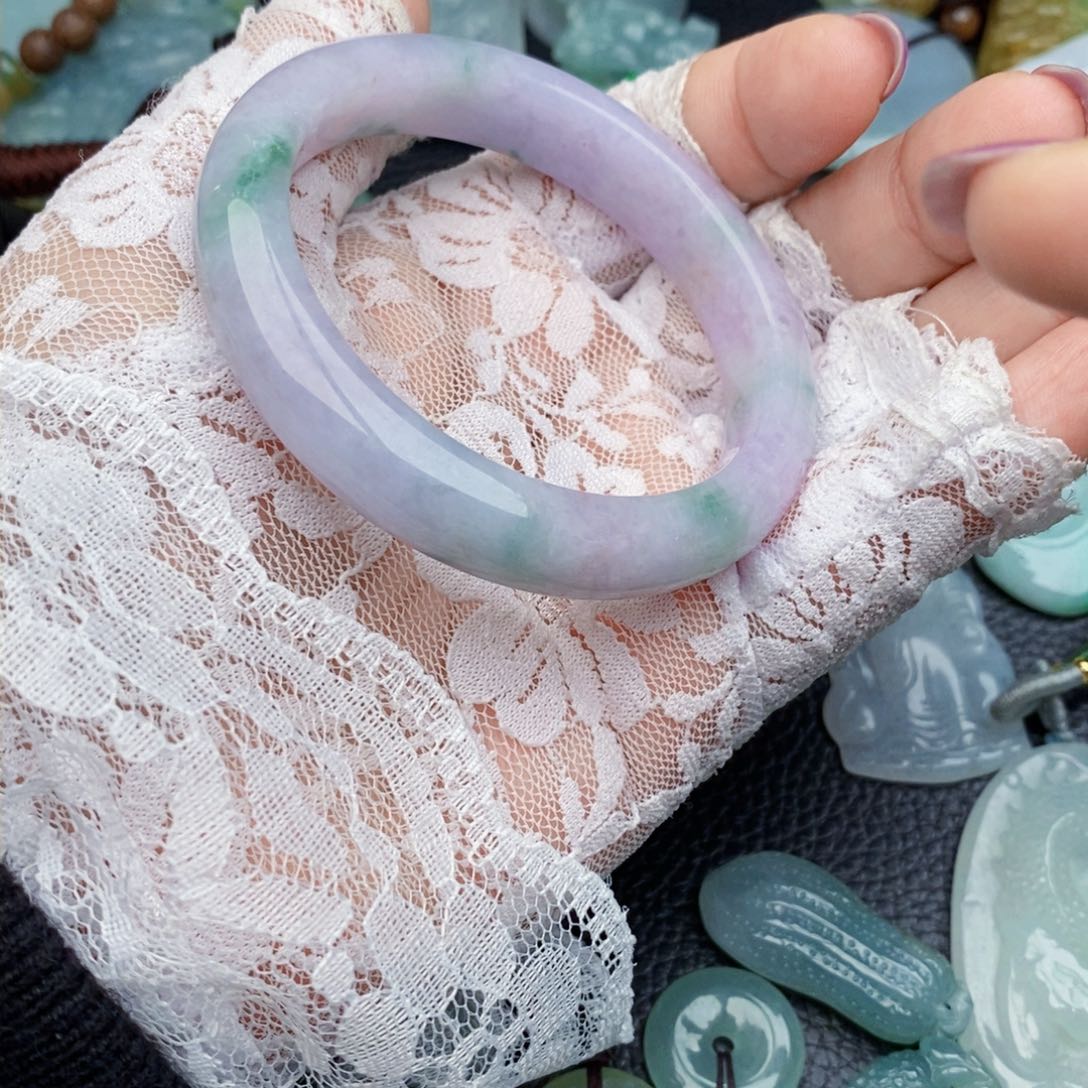 翡翠颈饰未镶嵌M****?手镯