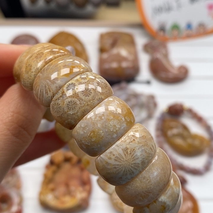 硅化玉手串未镶嵌